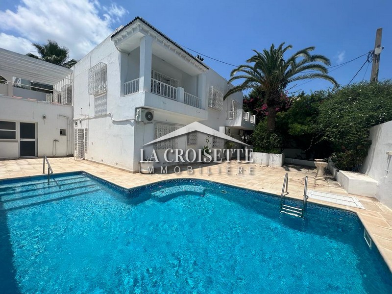 Villa S+4 avec piscine à Gammarth